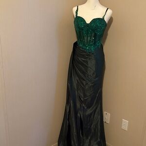 Elegant Green Evening Gown